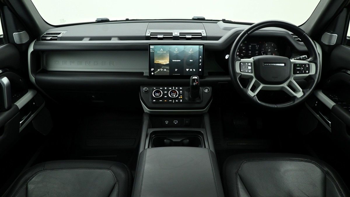 Land Rover Defender 130 Image 14