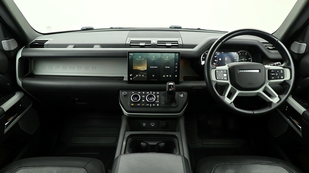 Land Rover Defender 130 Image 14