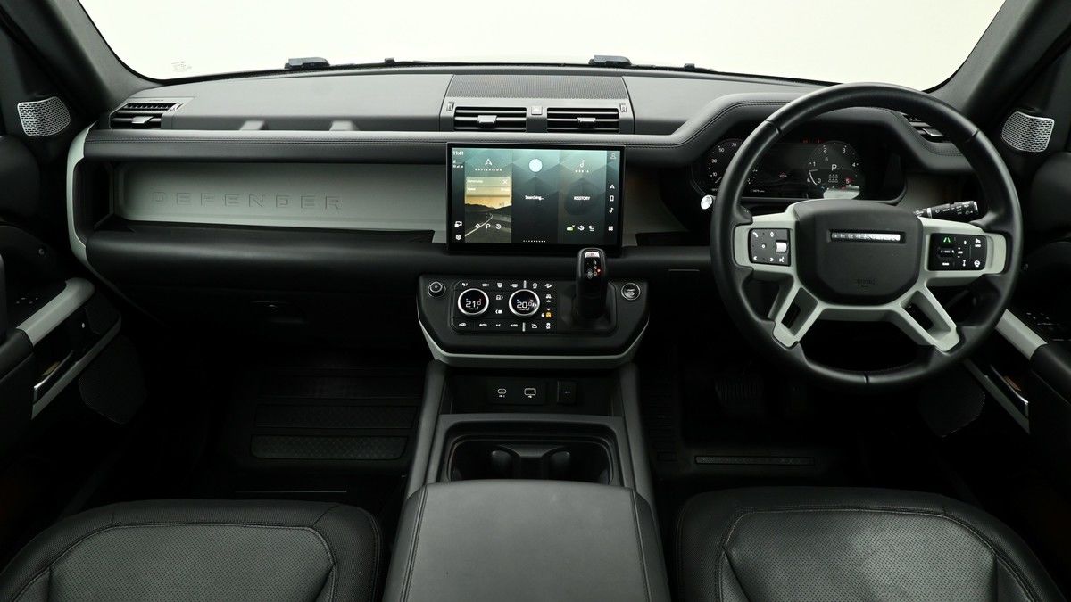 Land Rover Defender 130 Image 14