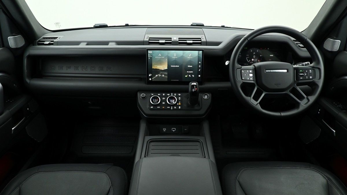 Land Rover Defender 130 Image 14