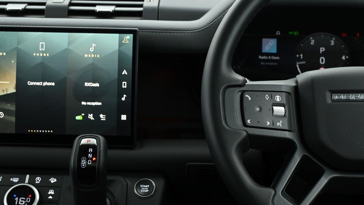 Land Rover Defender 130 Image 15