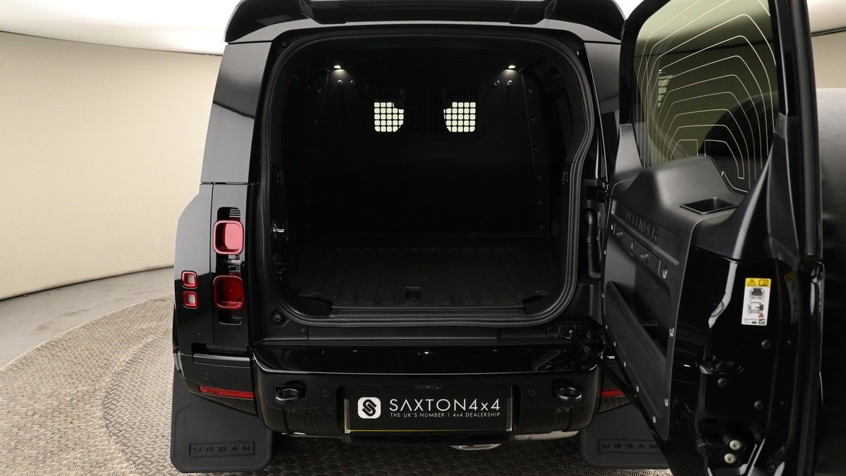 Land Rover Defender 90 Image 20