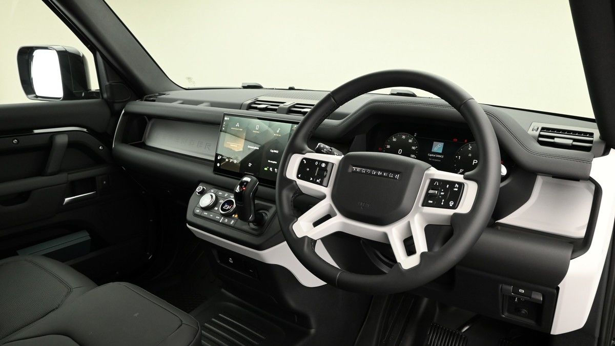 Land Rover Defender 90 Image 5