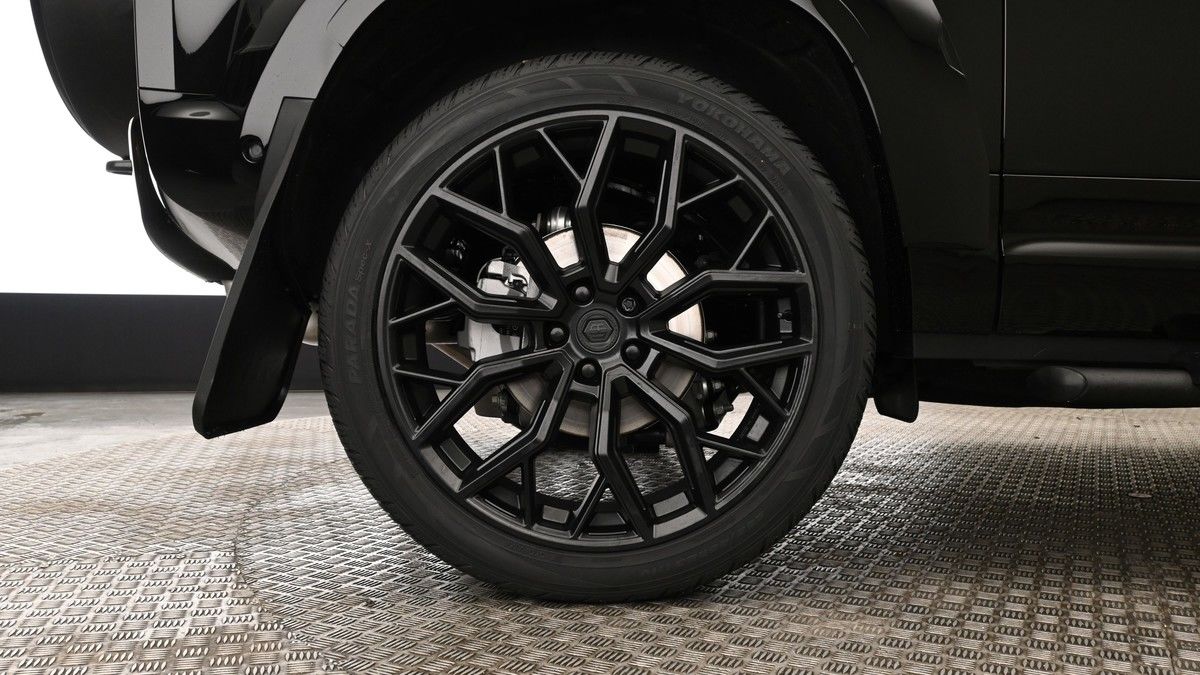 Land Rover Defender 90 Image 18