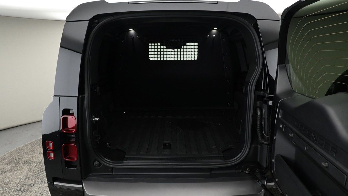 Land Rover Defender 90 Image 7
