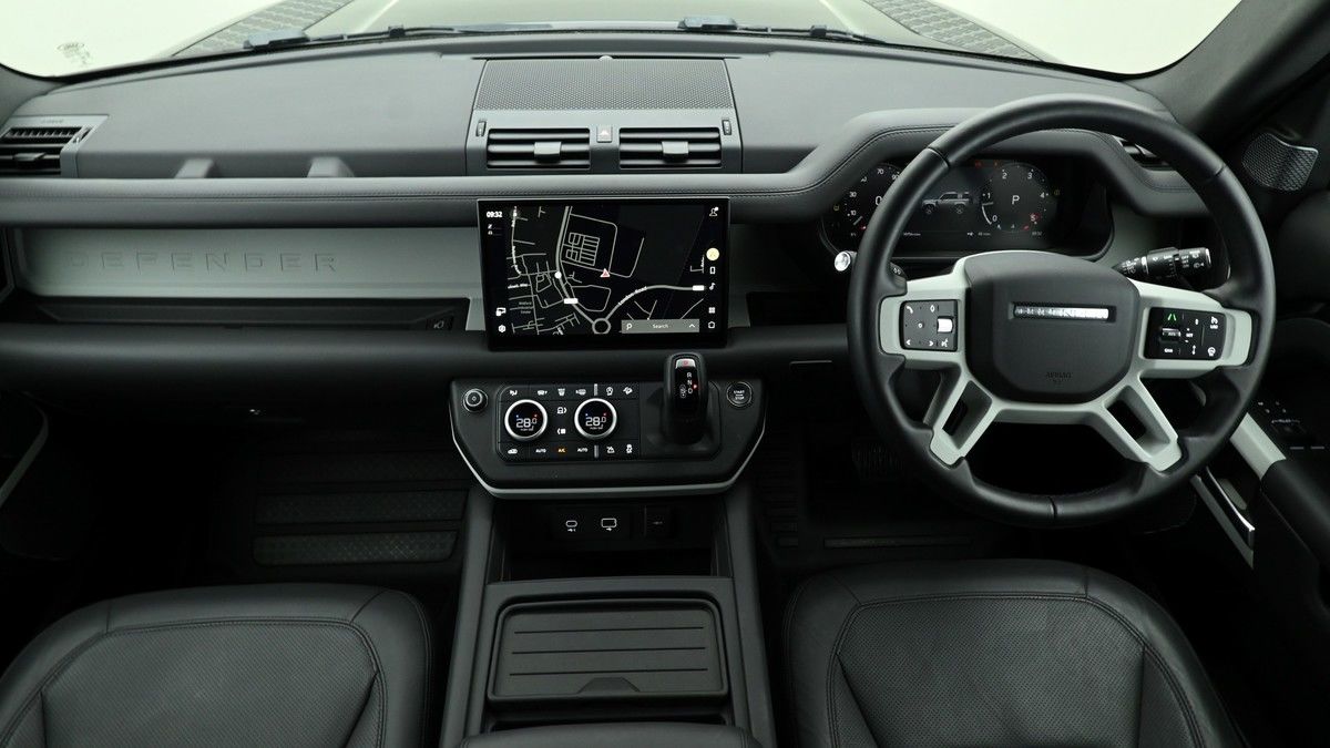 Land Rover Defender 90 Image 11