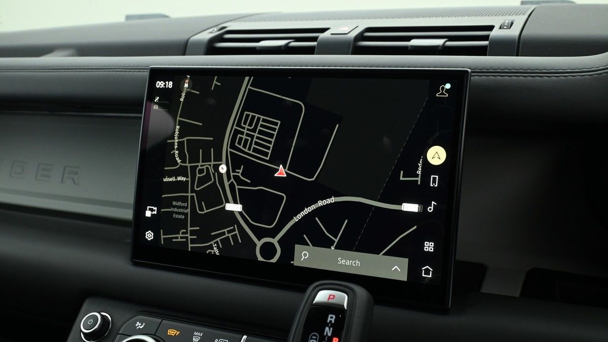 Land Rover Defender 90 Image 8