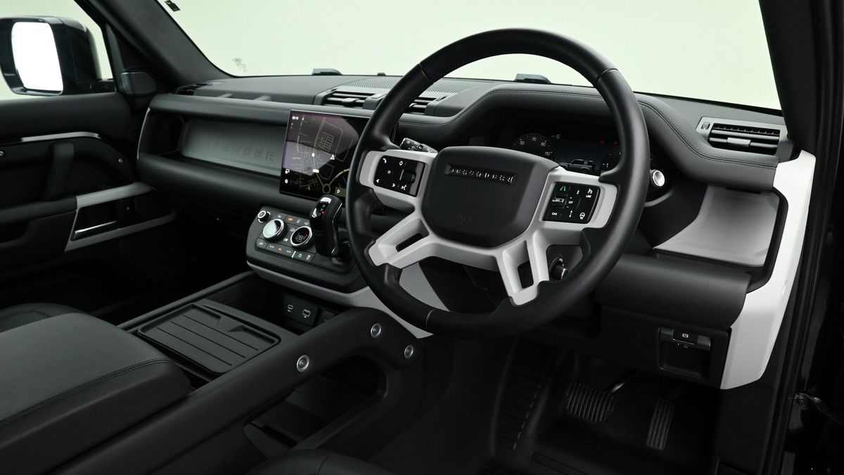 Land Rover Defender 90 Image 2