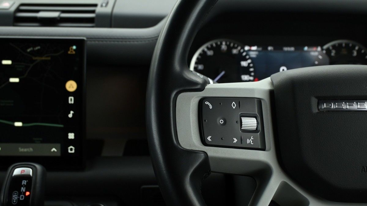 Land Rover Defender 90 Image 11