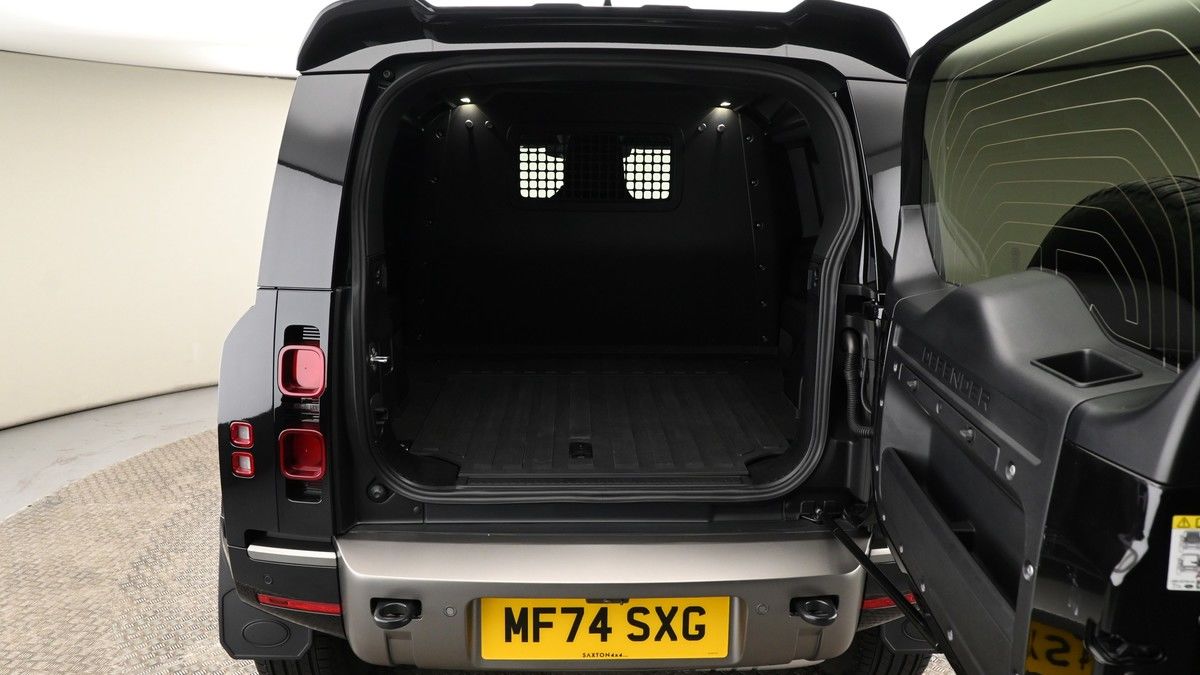 Land Rover Defender 90 Image 7