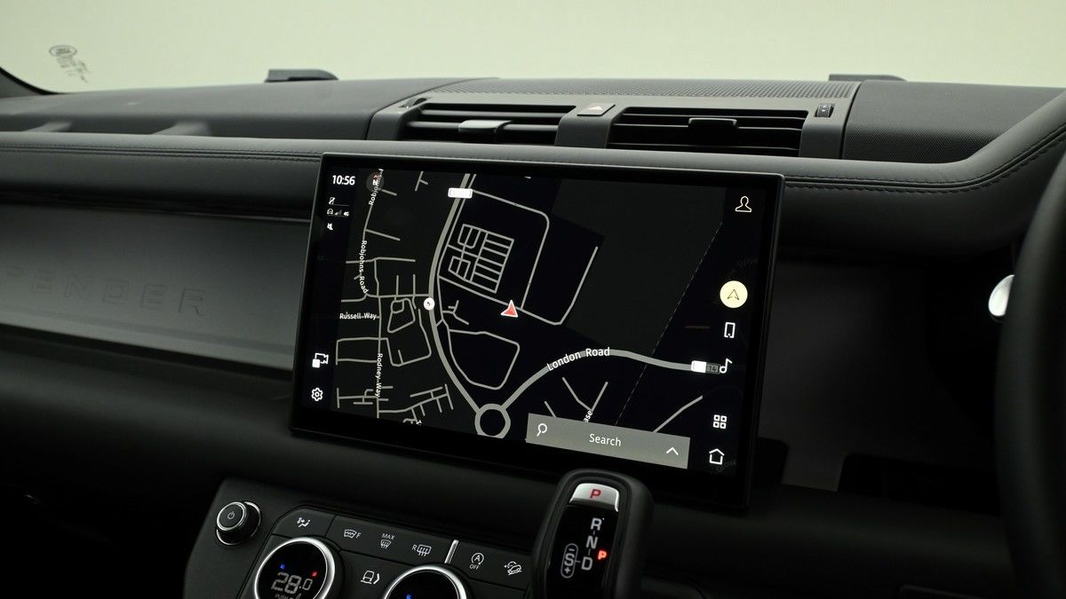 Land Rover Defender 90 Image 8
