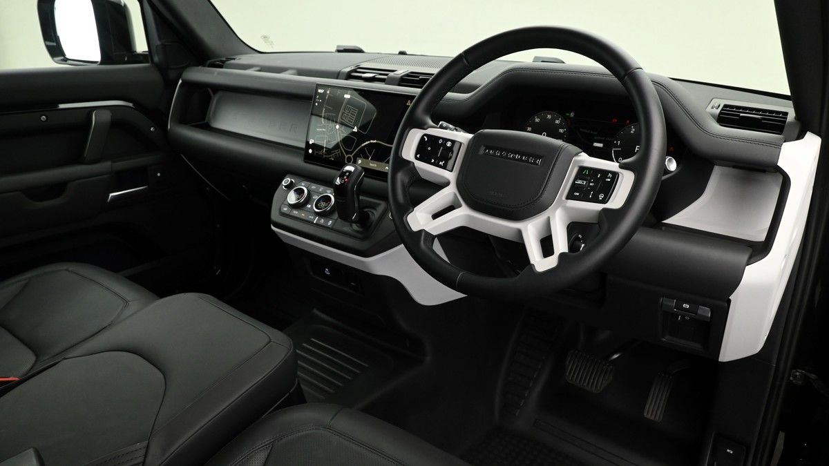 Land Rover Defender 90 Image 2