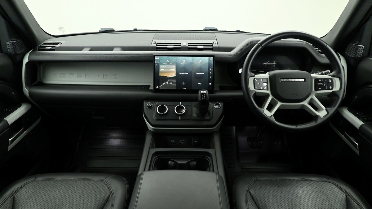 Land Rover Defender 110 Image 14
