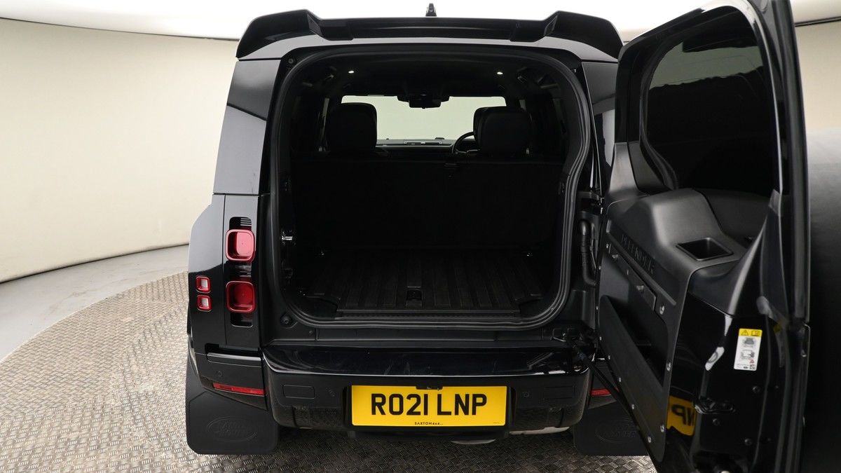 Land Rover Defender 110 Urban Image 9