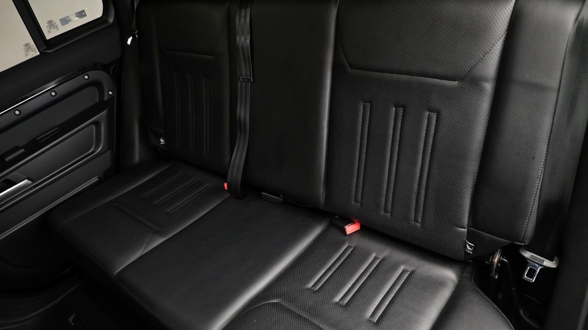 Land Rover Defender 110 Urban Image 4