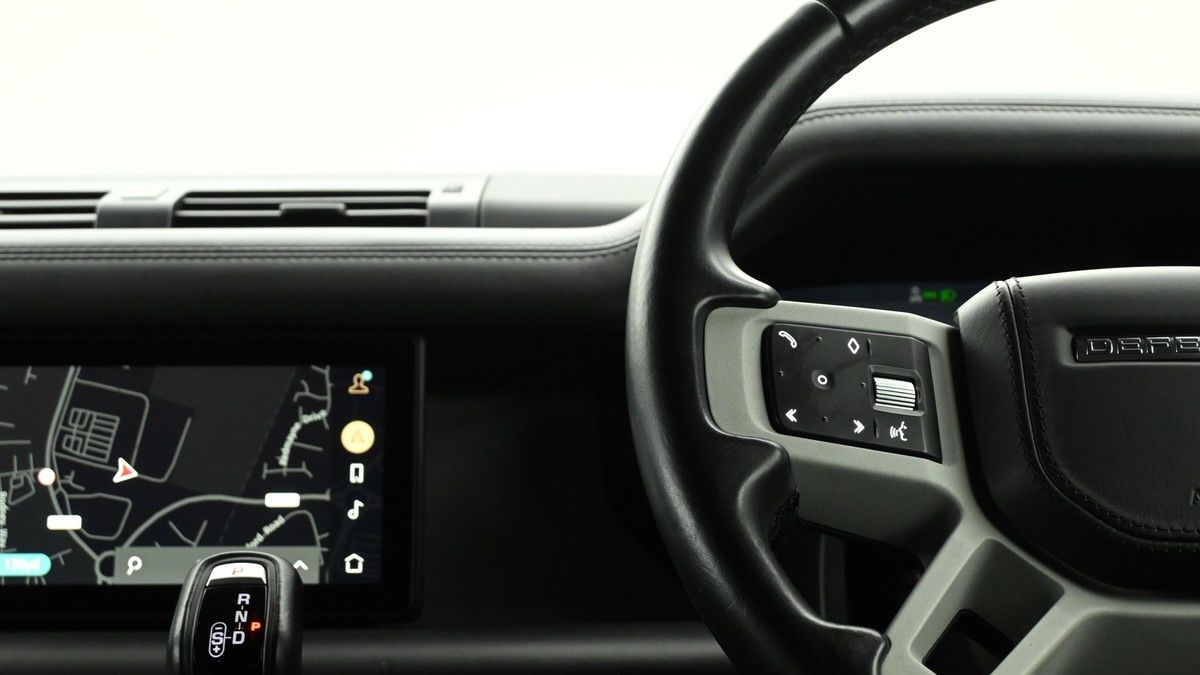 Land Rover Defender 110 Urban Image 14