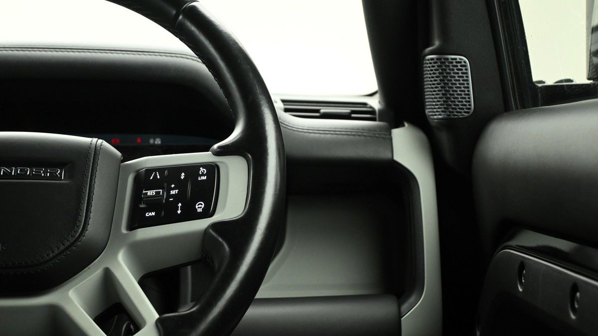 Land Rover Defender 110 Urban Image 15