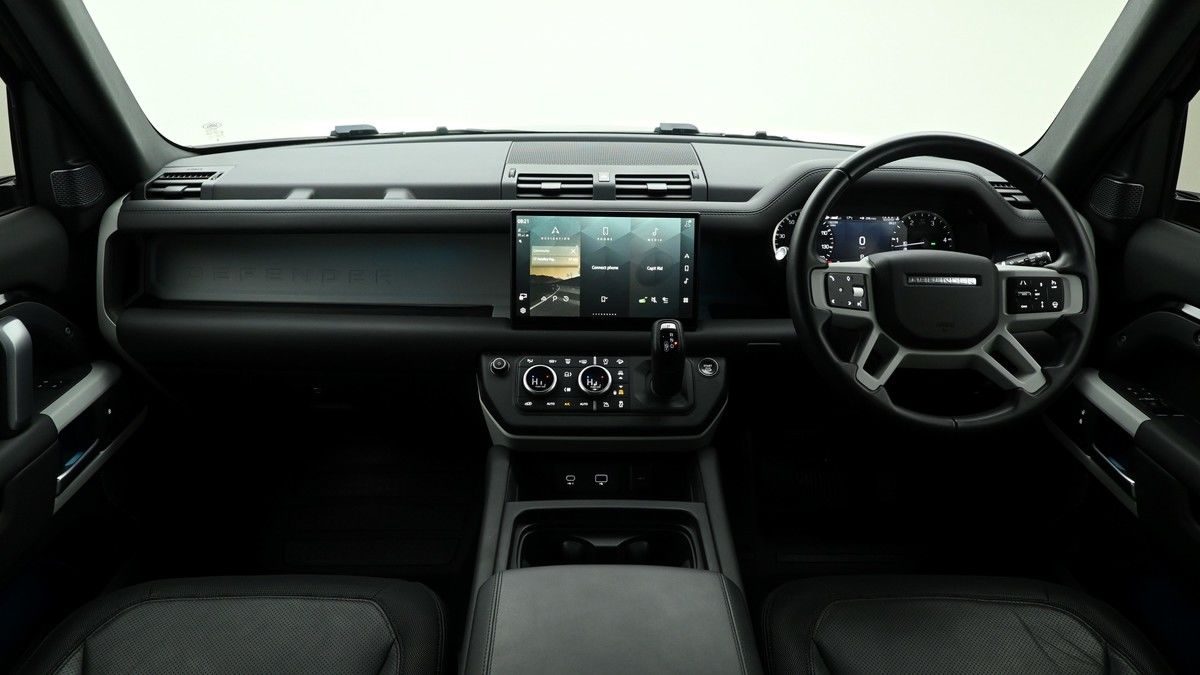 Land Rover Defender 110 Image 14