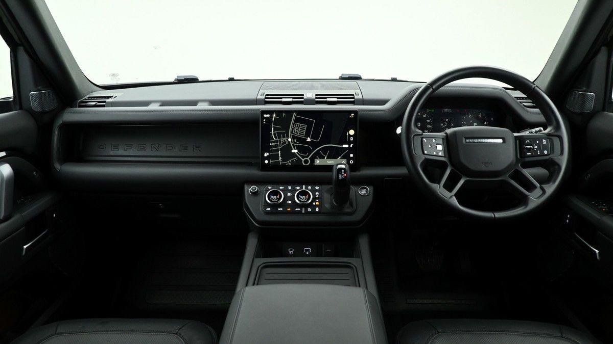 Land Rover Defender 110 Image 13