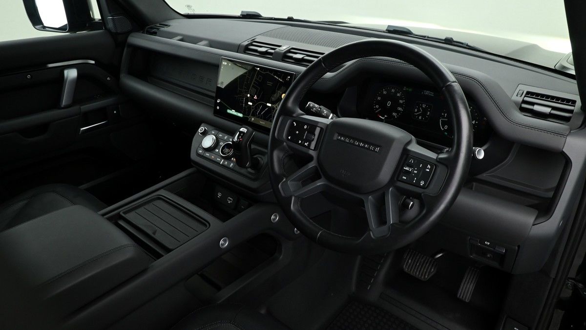 Land Rover Defender 110 Image 2