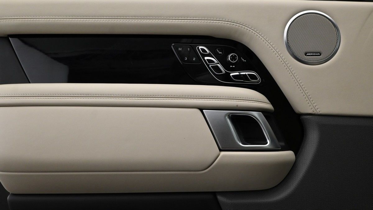 Land Rover Range Rover Image 13