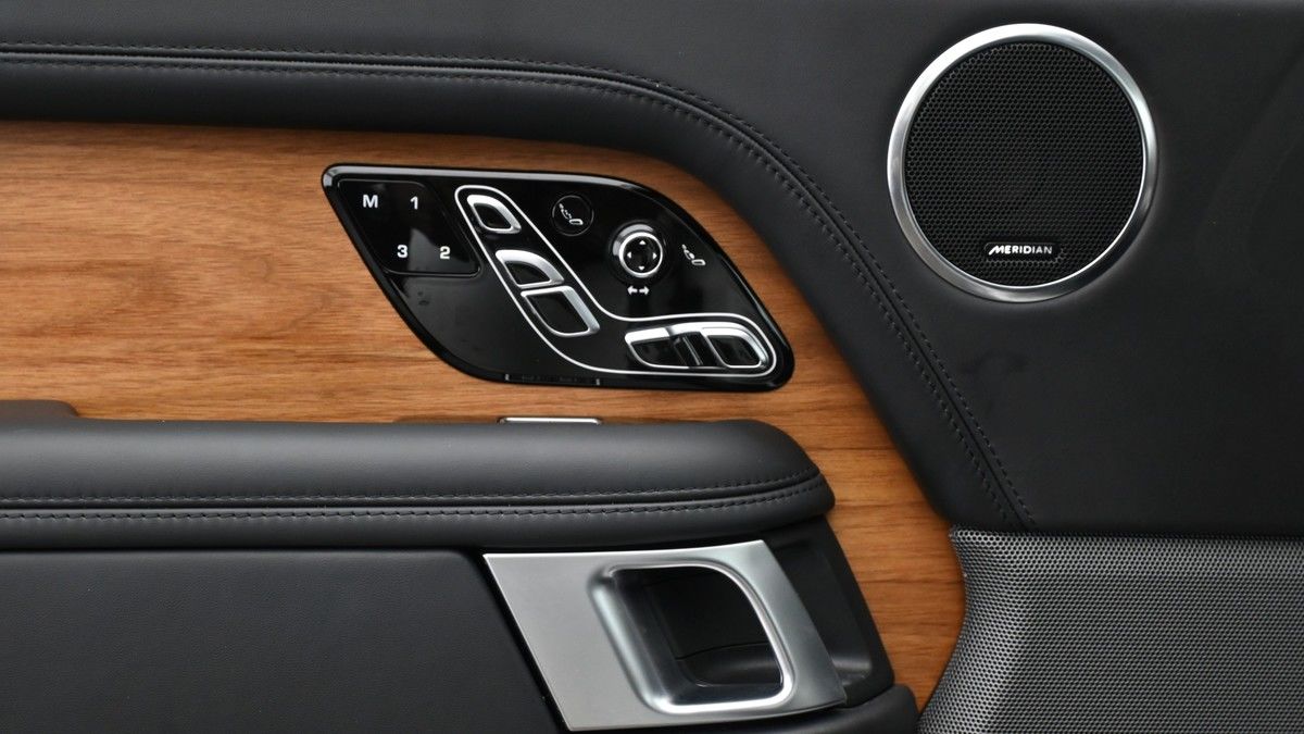 Land Rover Range Rover Image 13