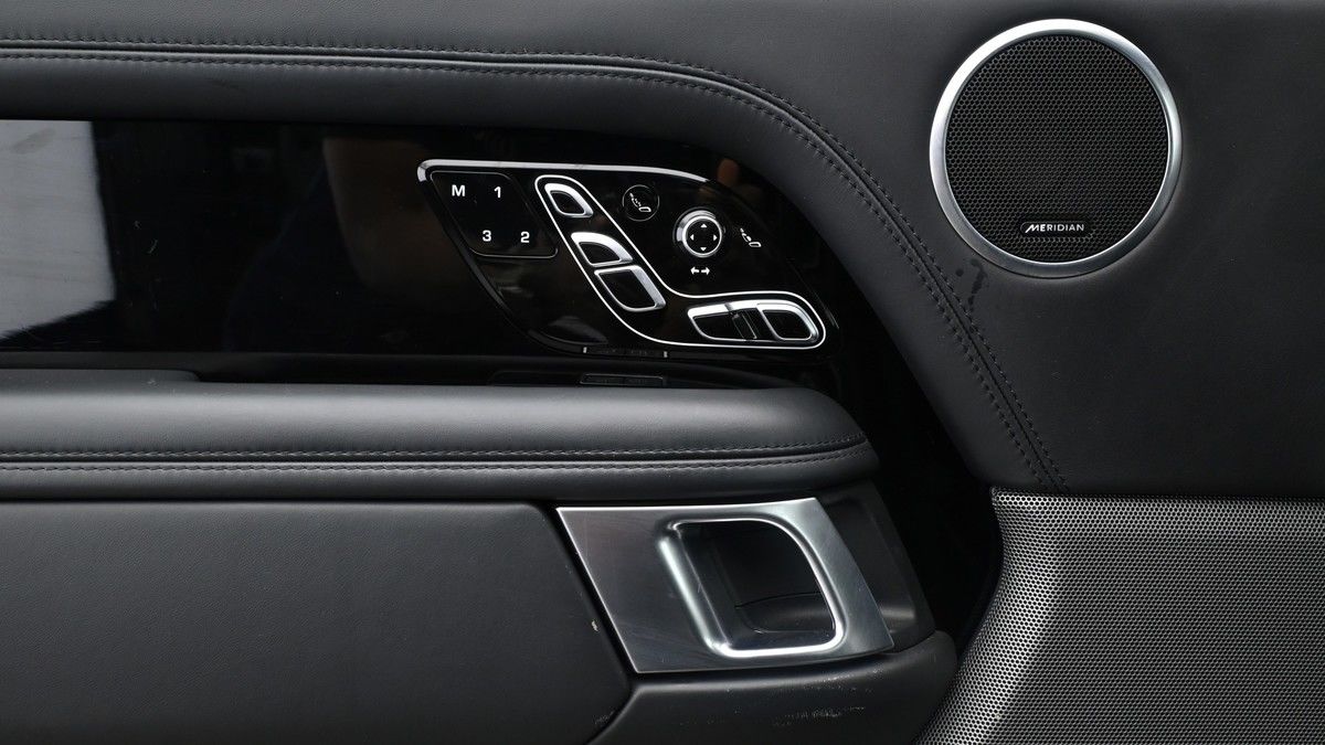 Land Rover Range Rover Image 13