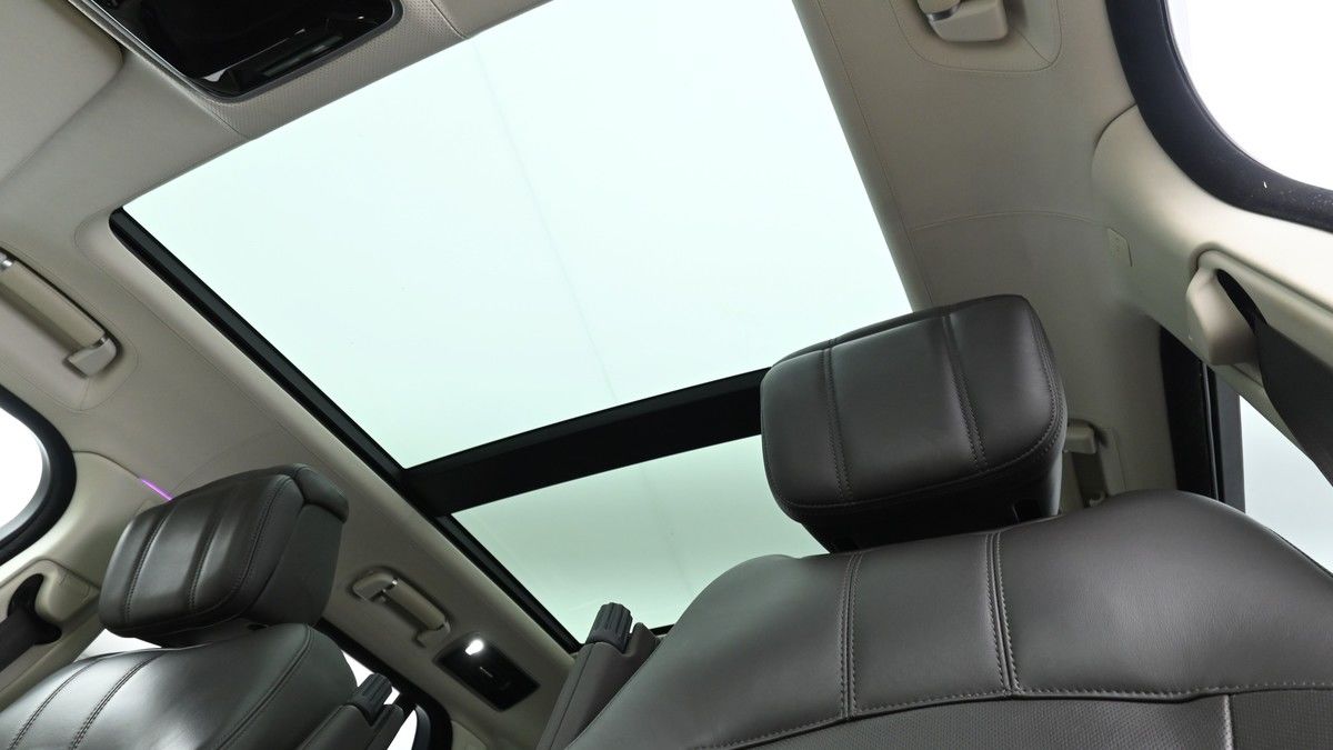 Land Rover Range Rover Image 2