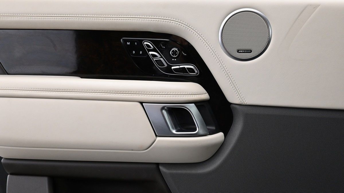 Land Rover Range Rover Image 13