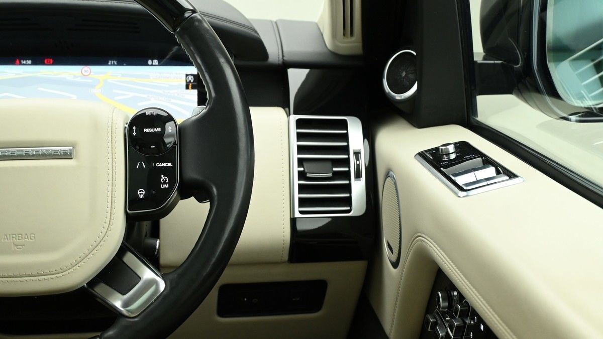 Land Rover Range Rover Image 16