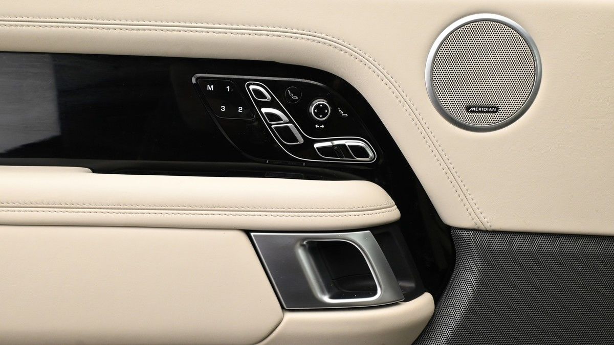 Land Rover Range Rover Image 13