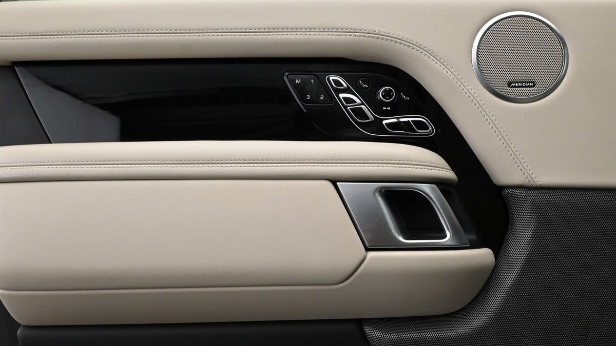 Land Rover Range Rover Image 13