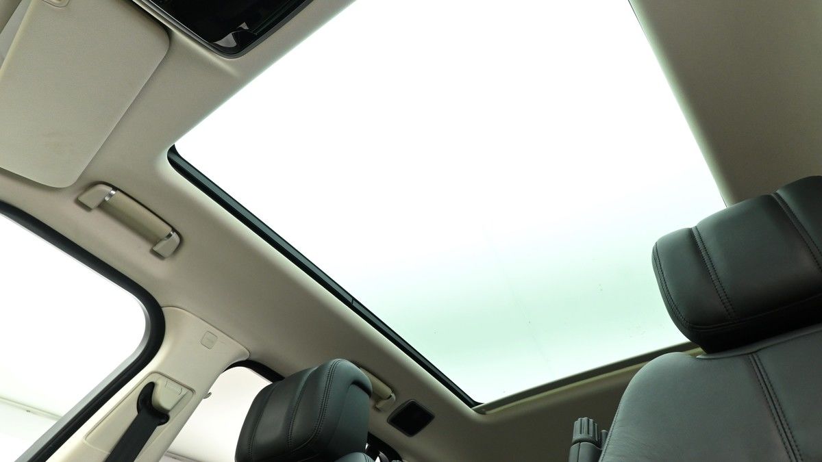 Land Rover Range Rover Image 2