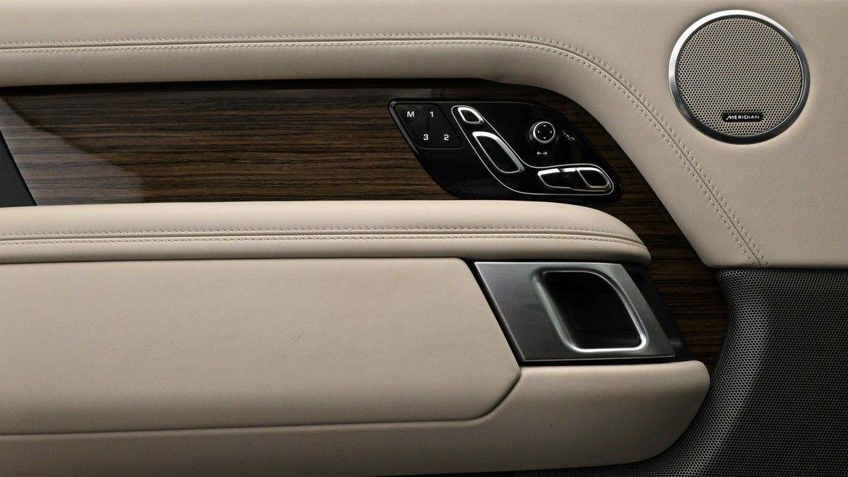 Land Rover Range Rover Image 13