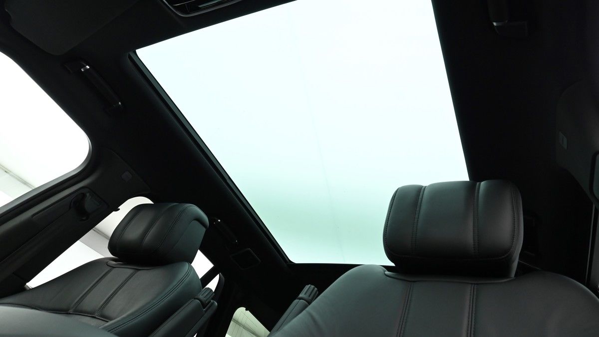 Land Rover Range Rover Image 2