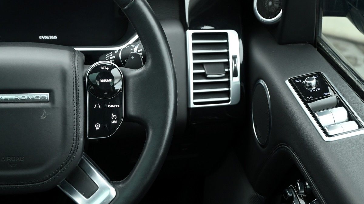 Land Rover Range Rover Image 16
