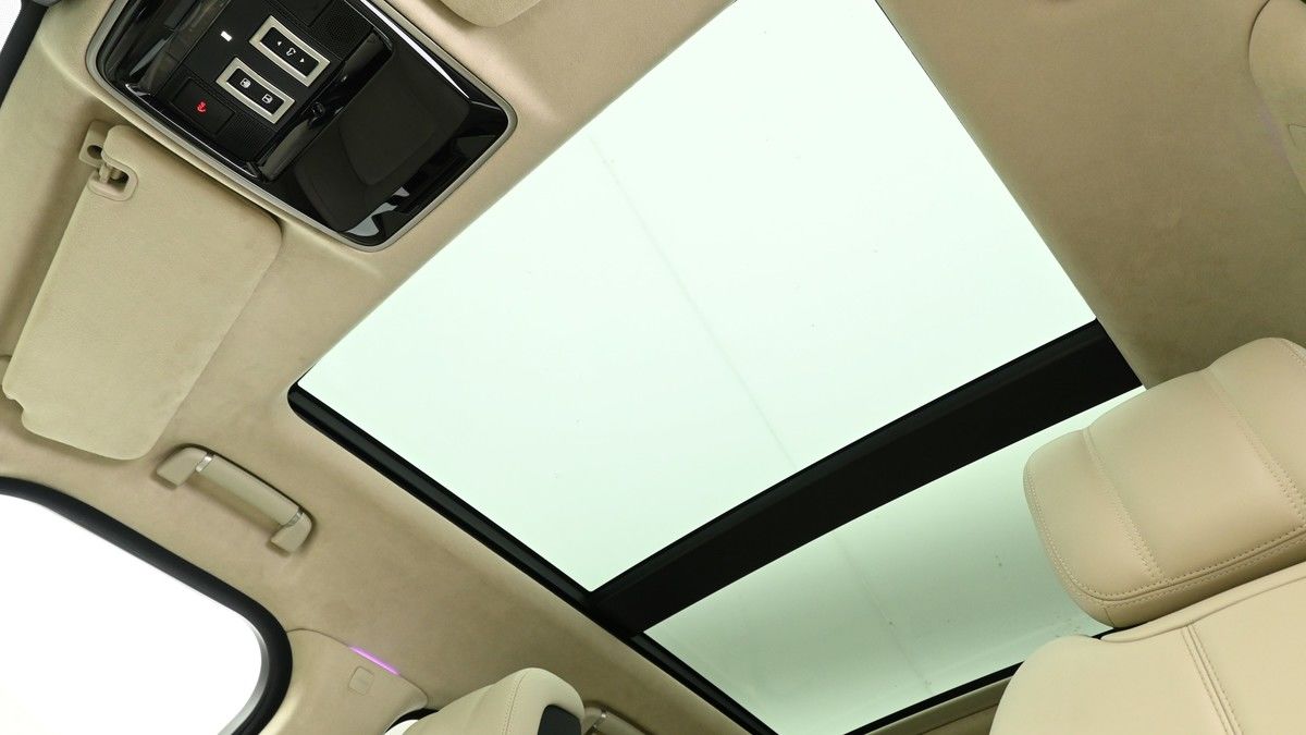 Land Rover Range Rover Image 2