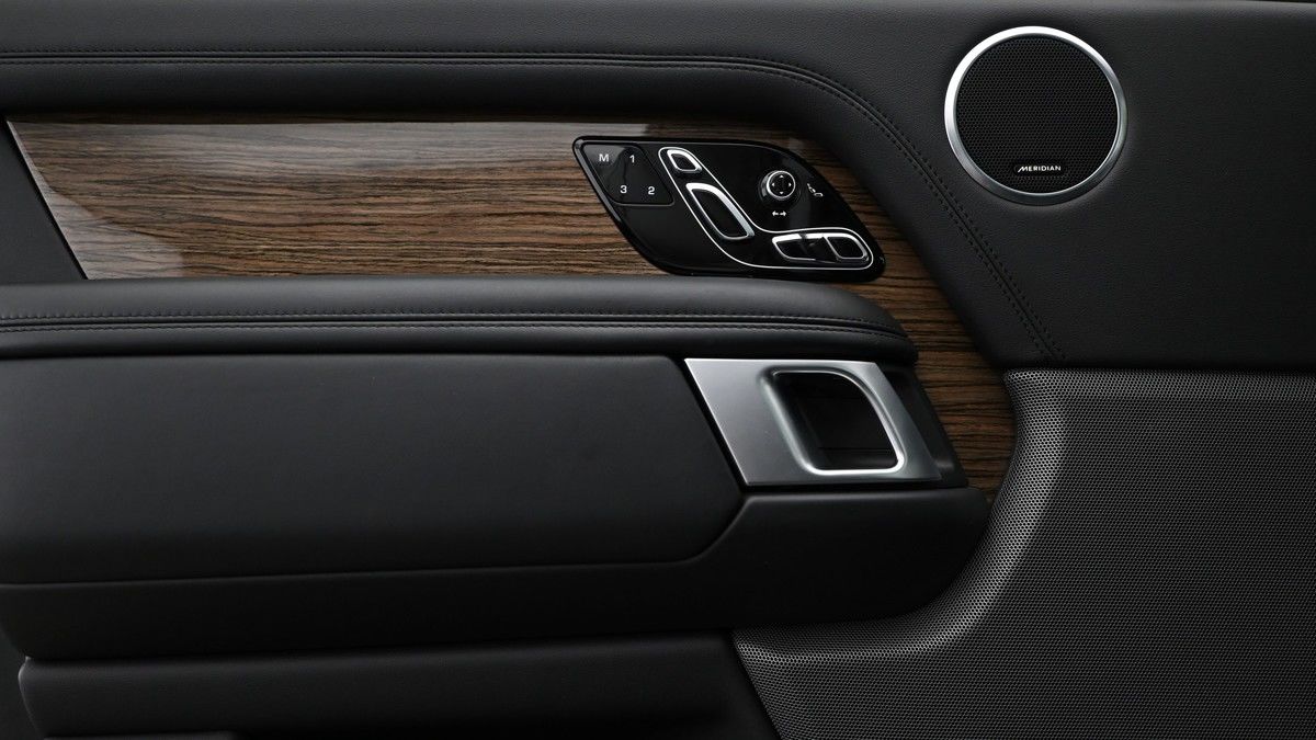 Land Rover Range Rover Image 13
