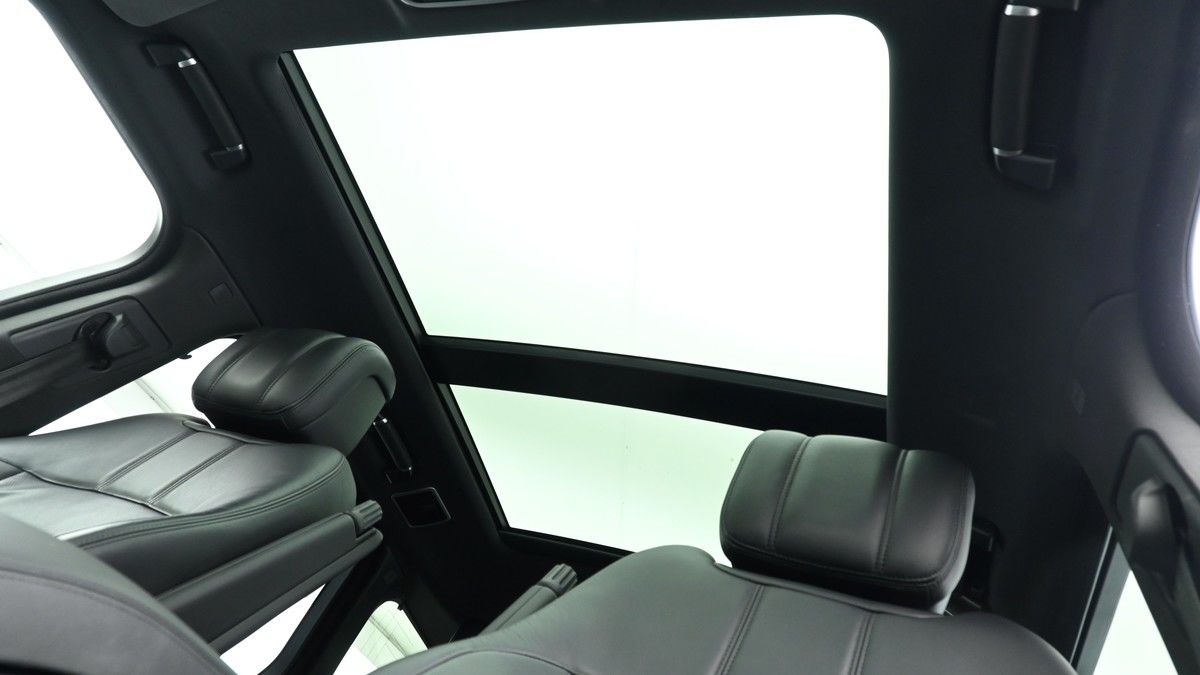 Land Rover Range Rover Image 2