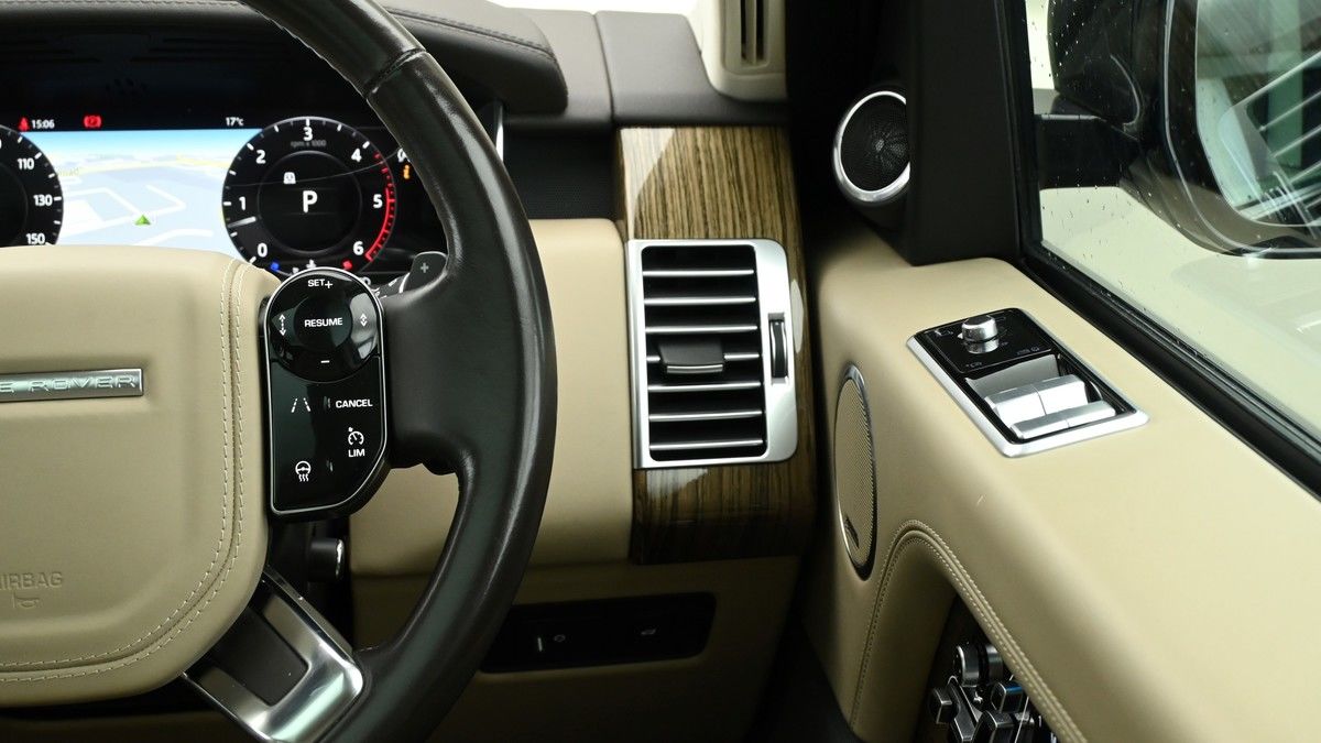 Land Rover Range Rover Image 16