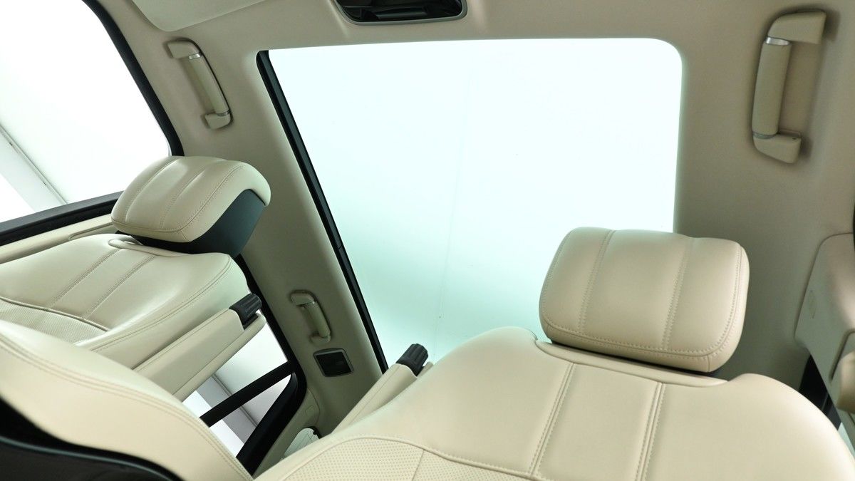 Land Rover Range Rover Image 2