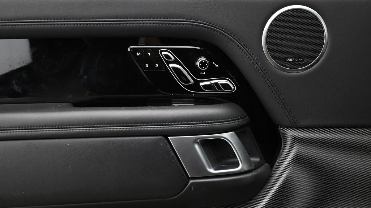 Land Rover Range Rover Image 13