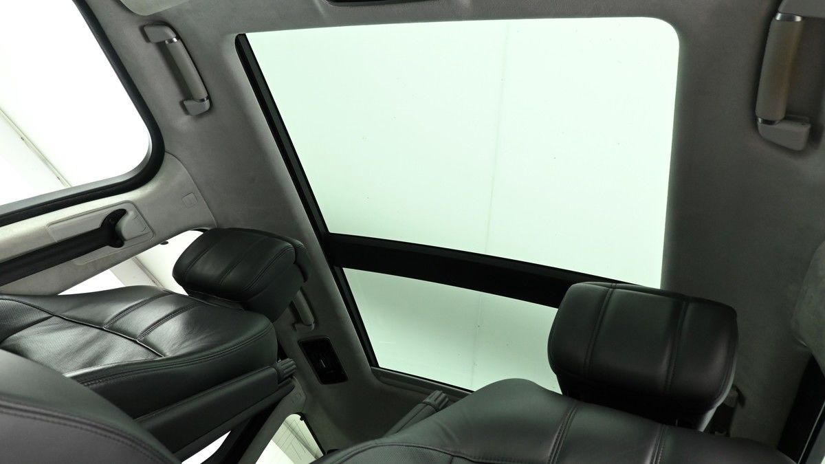 Land Rover Range Rover Image 2