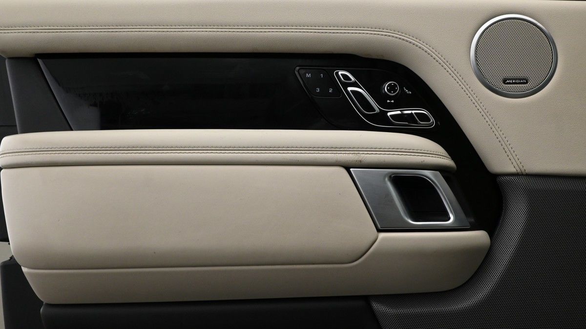 Land Rover Range Rover Image 13