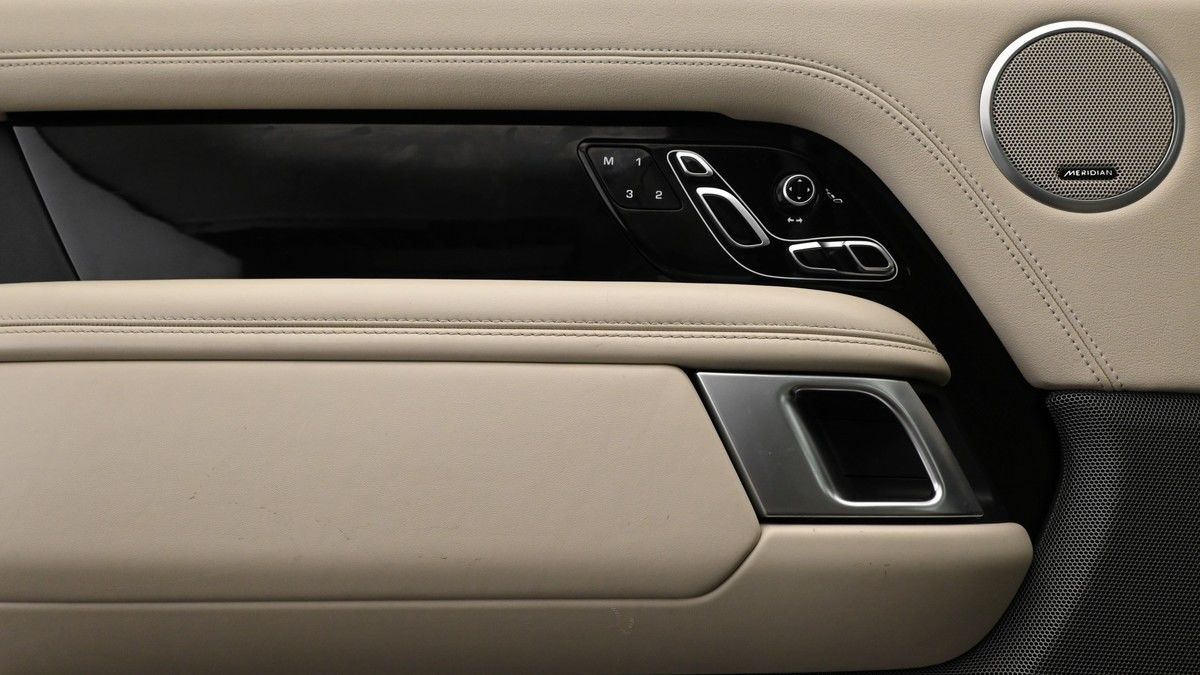Land Rover Range Rover Image 13