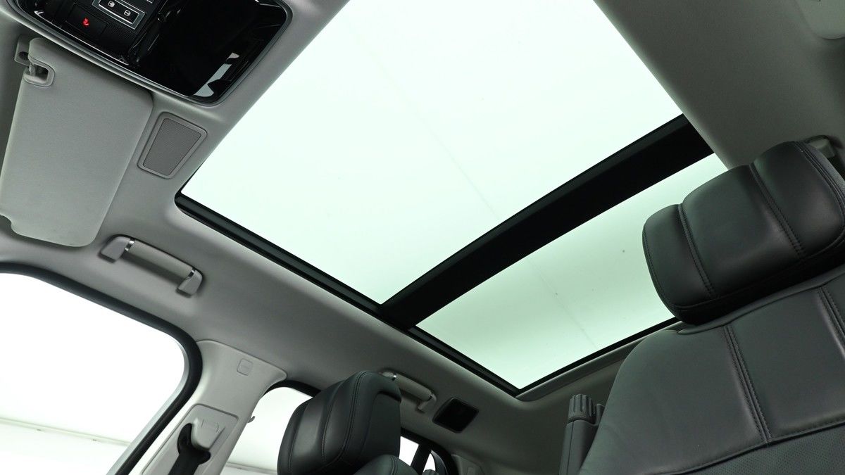 Land Rover Range Rover Image 2