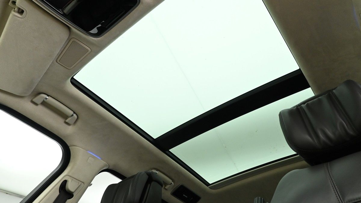 Land Rover Range Rover Image 2