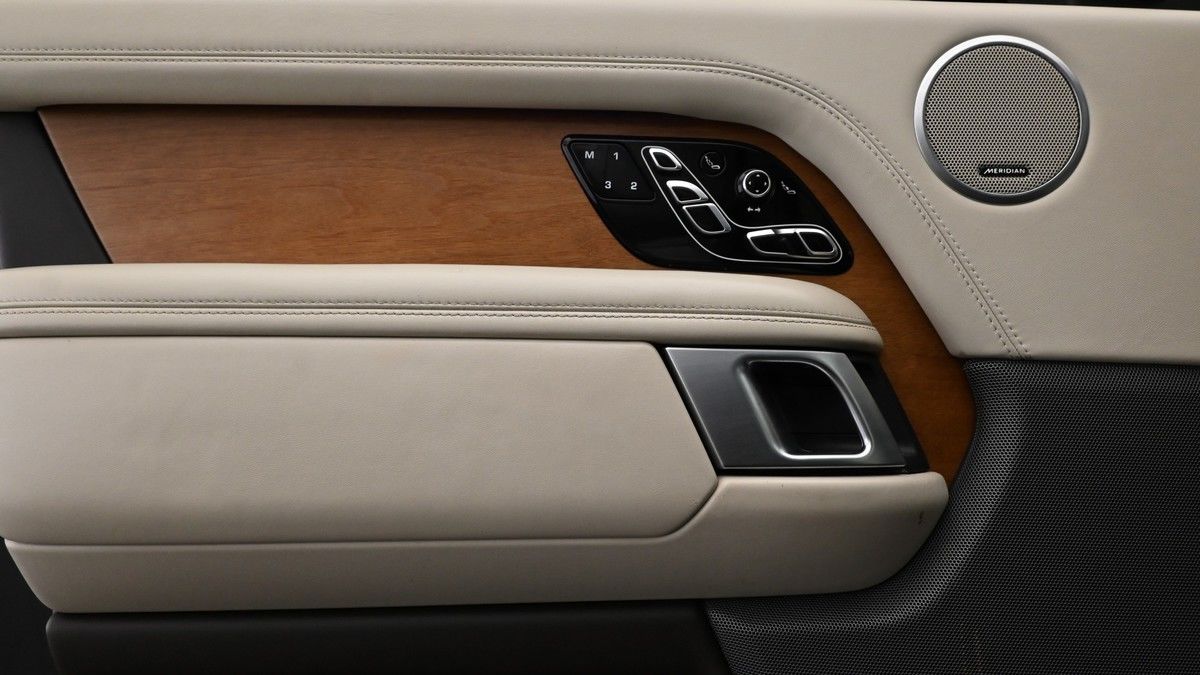 Land Rover Range Rover Image 13