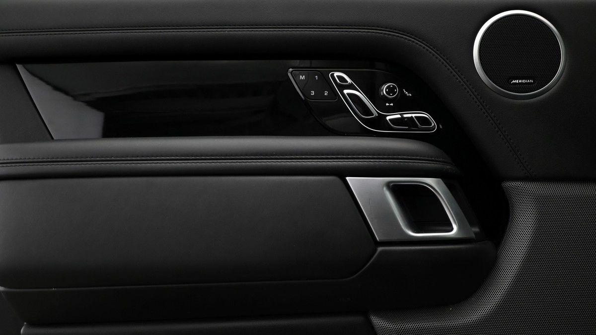 Land Rover Range Rover Image 13