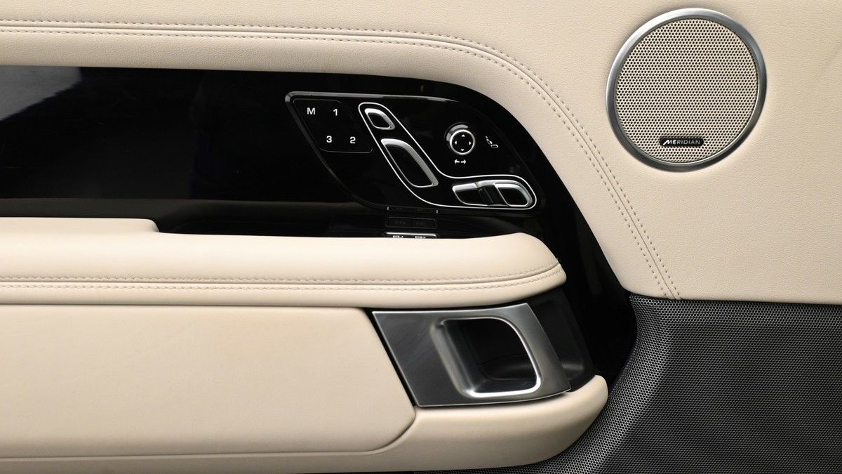 Land Rover Range Rover Image 13